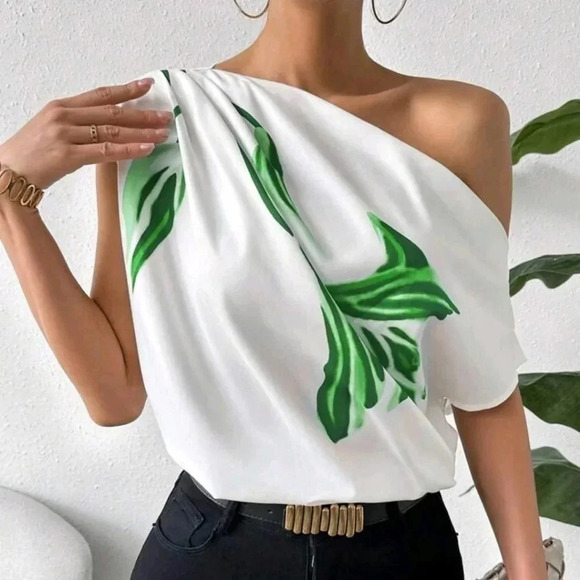 Tops - Women's Floral Printed Pleated Asymmetrical Neck Blouse